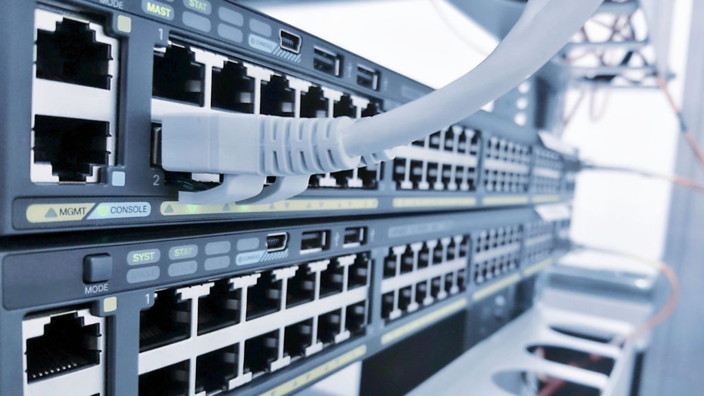 サーバーにランが接続されている